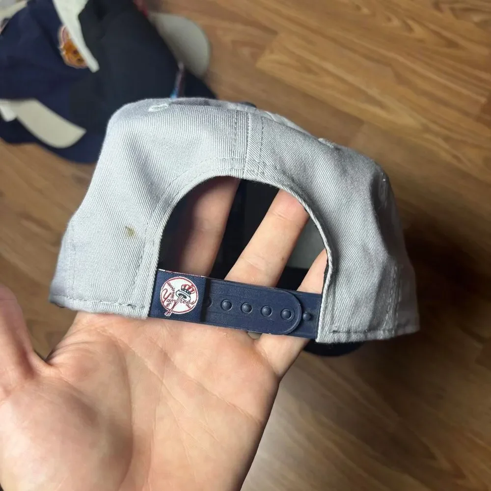 New-era White and Grey Hat